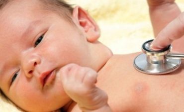 О недопустимости отказа в медицинской помощи новорожденным до оформления полиса ОМС